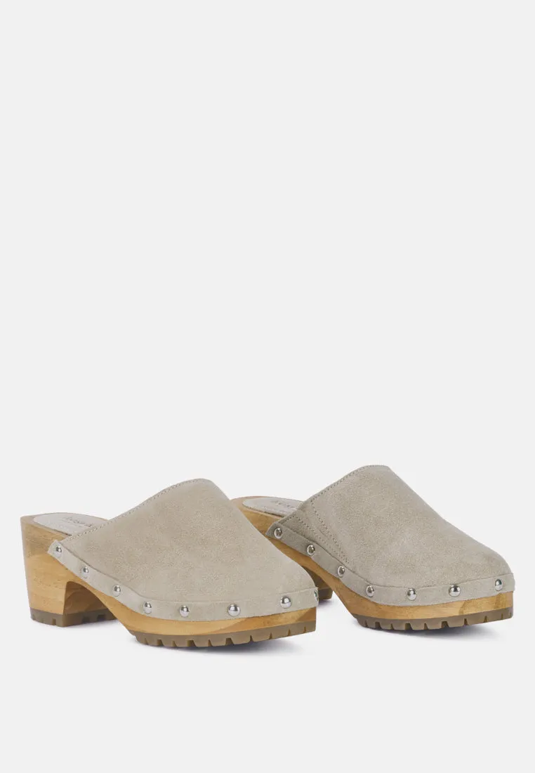 CEDRUS Fine Suede Studded Clogs Mules in Beige